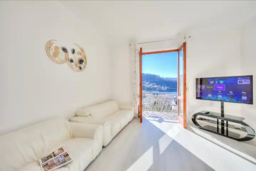 Apartment With View Lake Maggiore/Laveno Mombello Exterior photo